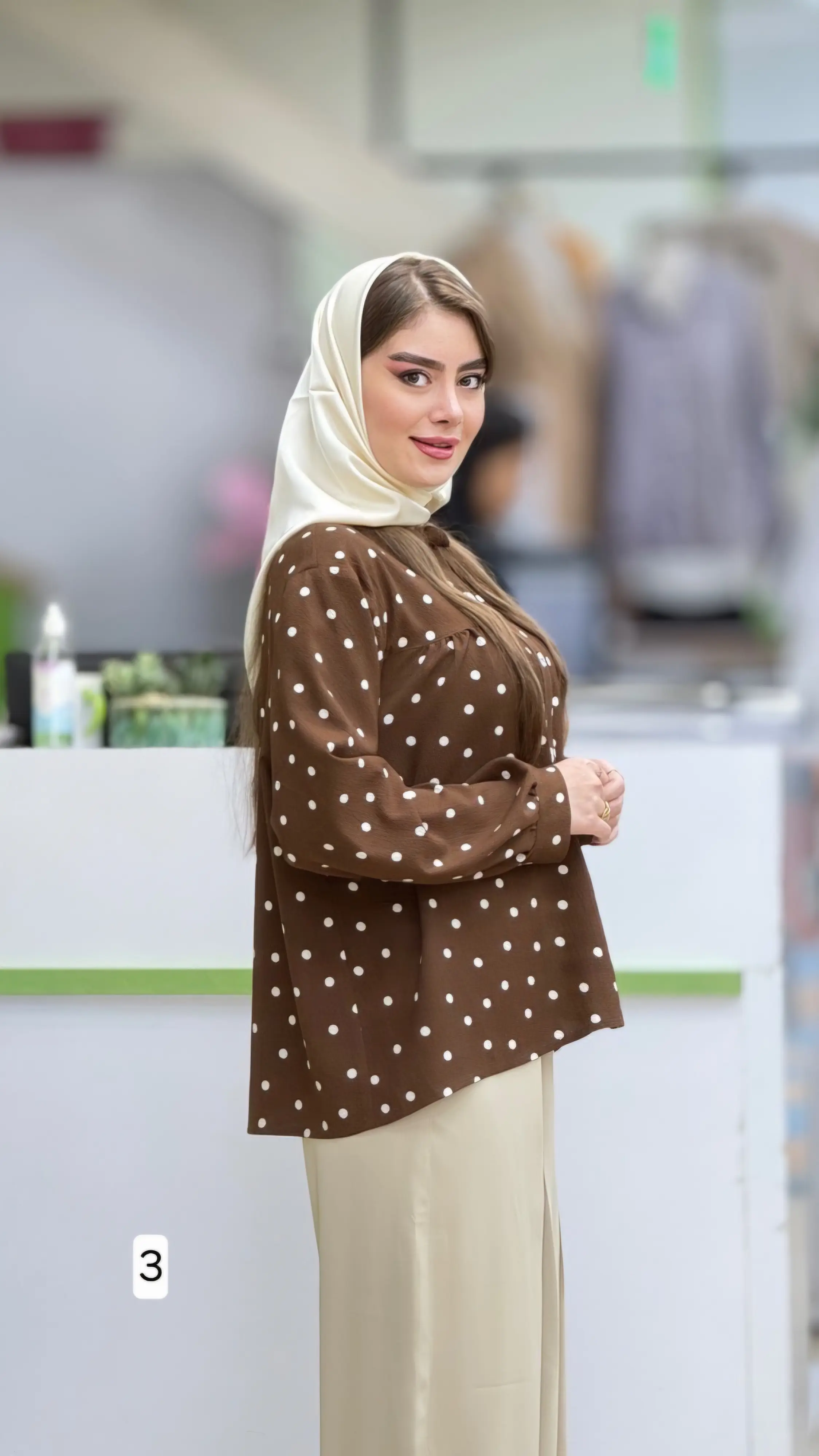 شومیز خال خالی
